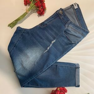 California vintage Light blue distressed cuffed 18